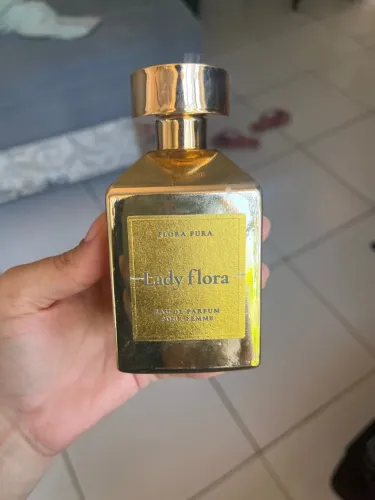 Lady flora inspirado em Delina