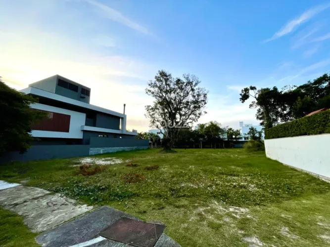 Terreno 702m² em Jurerê Internacional, Florianópolis