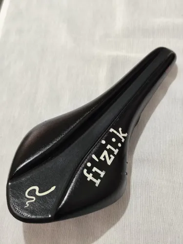 Selim Fizik Arione Carbon 