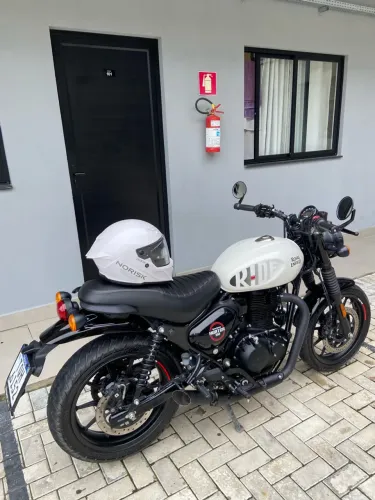 Hunter 350 Royal Enfield Nova
