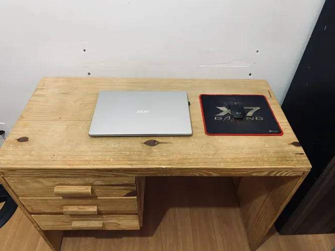 Mesa de escritório, de madeira pinho 