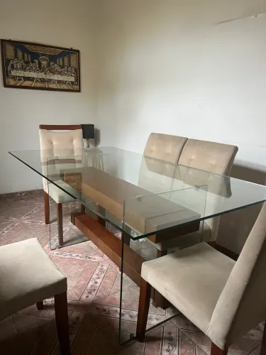 Mesa de vidro com 6 cadeiras 