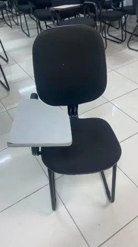 Cadeira Universitária Estofada com Prancheta