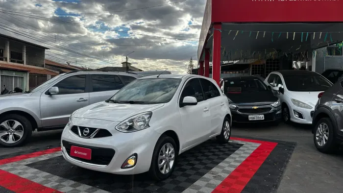 Nissan March SV 1.0 12V Flex 5P 2015