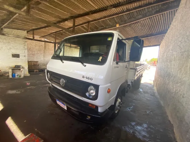 VW 8.160 DRC 4x2 2013/2013 - Carroceria de Madeira - R$ 175 Mil ?