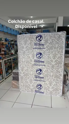Colchão de casal. Disponível