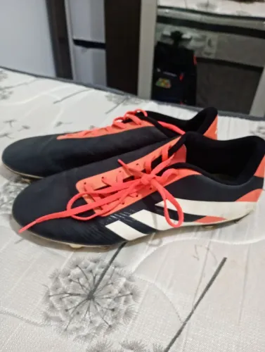 CHUTEIRA PREDATOR ADIDAS ARTILHEIRO (CAMPO)