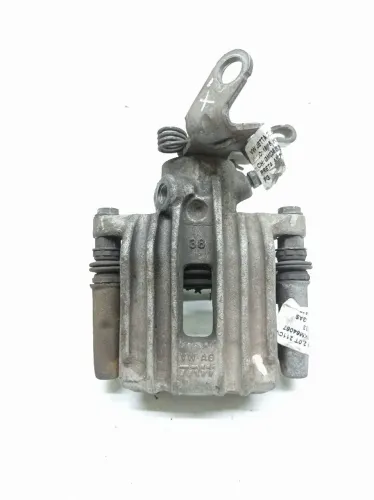 Cavalete Traseiro Esquerdo Vw Jetta Tsi 2.0 2016