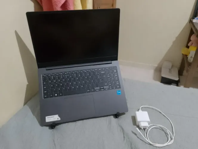 Galaxy Book2 - 256 GB SSD 4 GB RAM