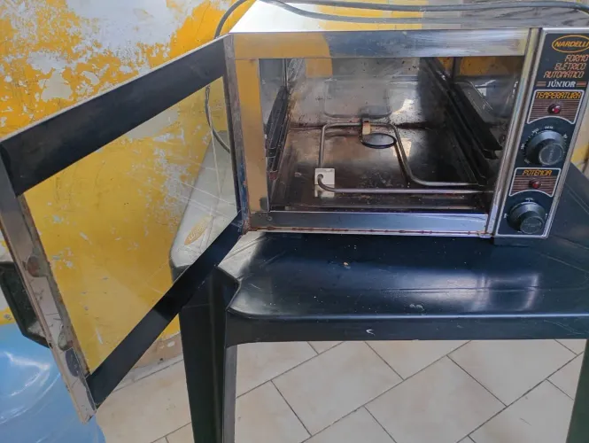 Vendo forno elétrico Nardelli ótimo estado pouco usado enterecados entra em contato
