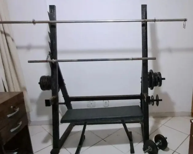 Kit musculação com suporte/barra/anilhas/banco