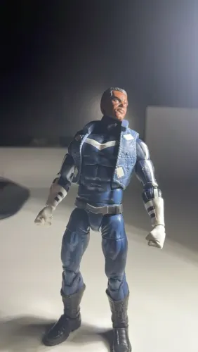 Marvel Legends Action Figure Blue Marvel + Brinde