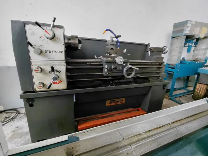 Torno Mecânico 175x1000