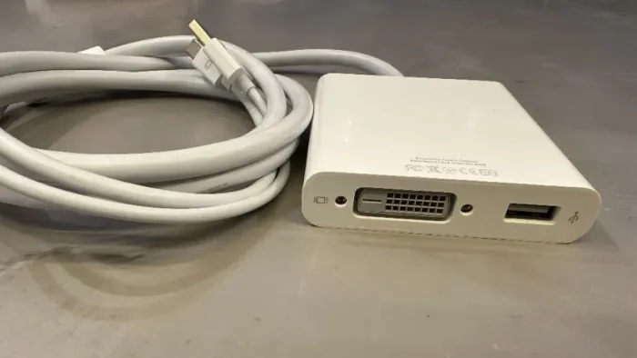 Adaptador Original Apple Mini DisplayPort para Dual-Link DVI (A1306)