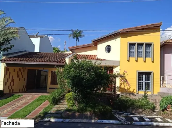 Casa com 3 dormitórios para alugar, 270 m² por R$ 5.000,00/mês - Condomínio Esplanada - Sa