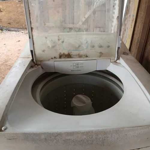 Vendo maquina 12 kilos com defeito