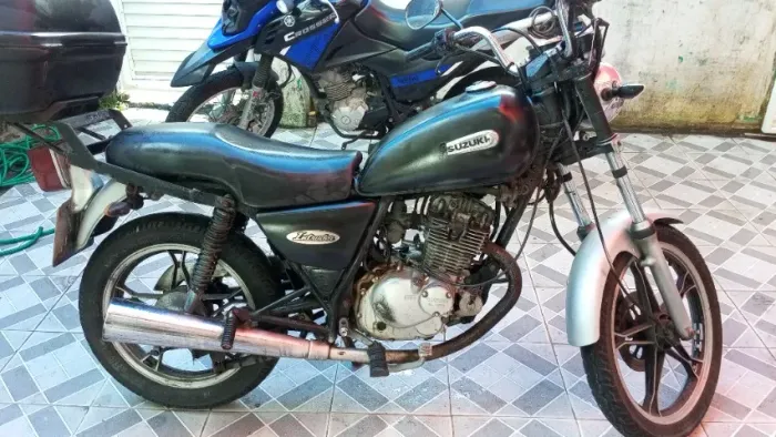 Vendo moto Suzuki 125