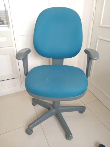 Cadeira de Escritório Ajustável