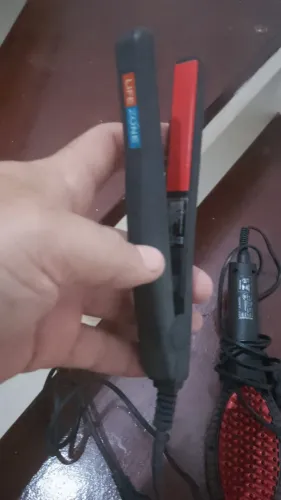 Escova elétrica e mini-chapinha