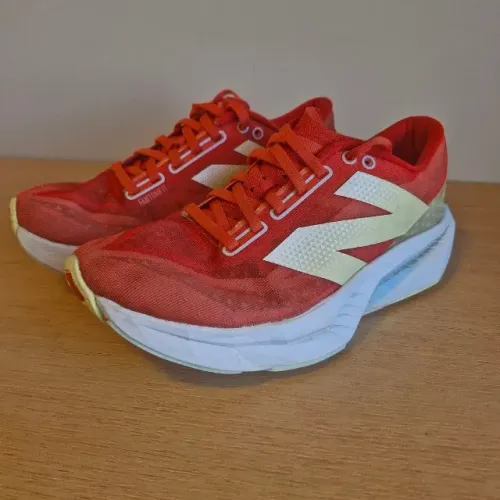 new balance fuelcell rebel v4 laranja e branco - 37 brasil