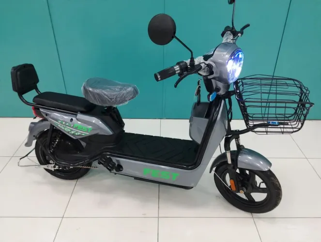 Bicicleta elétrica nova