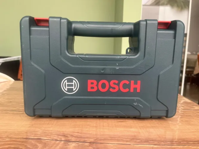 Parafusadeira Bosch com Estojo seminova