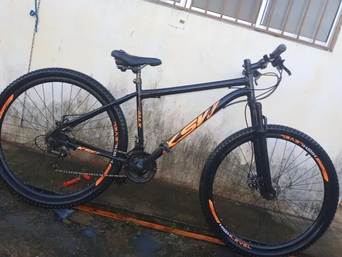 Vende-se bicicleta ksw XTR aro 29 freio a disco canbio yamada