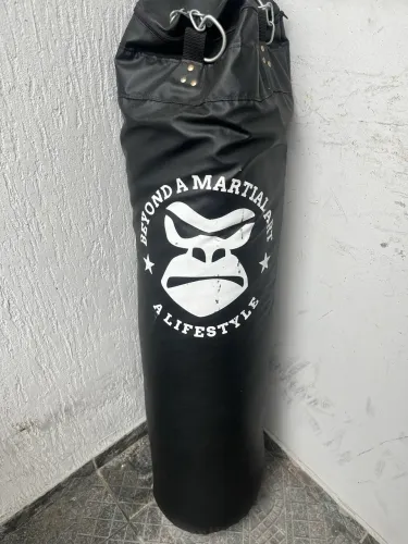 SACO DE PANCADA GORILLA CHEIO 120CM COM SUPORTE