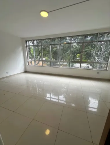 Apartamento em frente ao Campo de São Bento