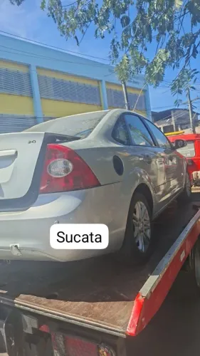 Várias marcas de carro
