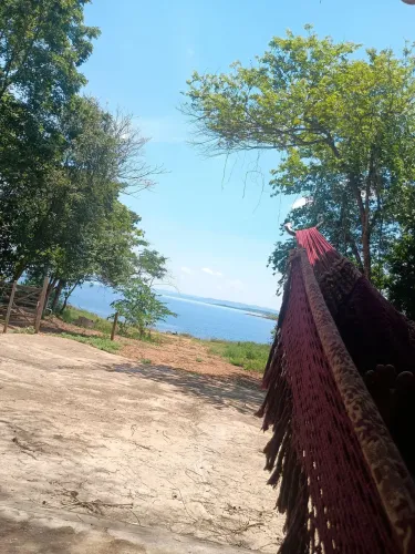 Rancho beira do lago do rio Paranaíba(corumbaiba-go), vendo com tudo q tá dentro..
