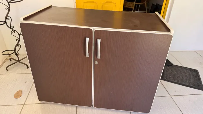 Armário com duas portas