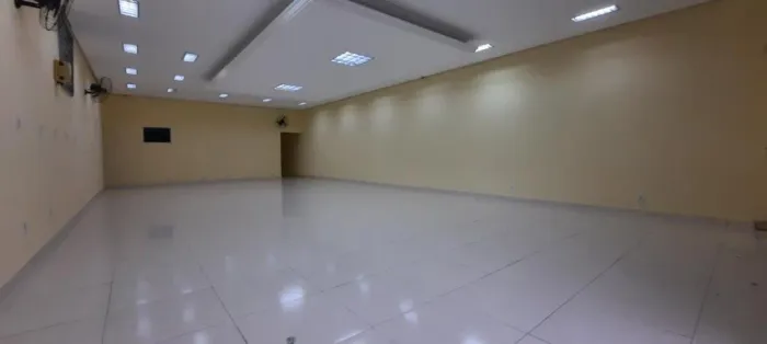 GALPÃO COMERCIAL DE 200 M² NA AV. ARAXA