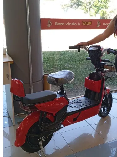 Vendo scooter elétrica R$4.000