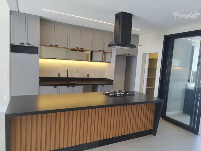 Indaiatuba - Casa Térrea à Venda 3 Suítes mais escritório em Condomínio Fechado
