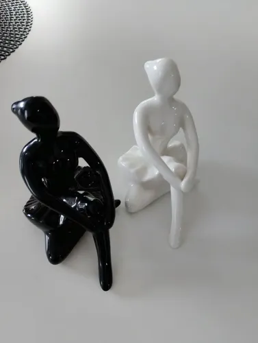 Duas bailarina de cerâmica