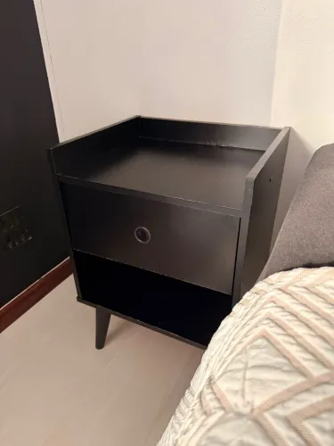 Mesa cabeceira/criado mudo preto