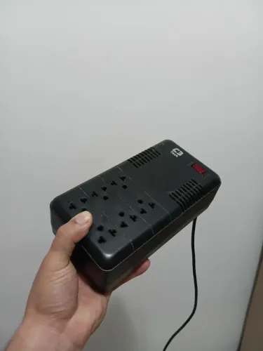 Estabilizador de 6 tomadas