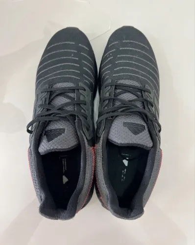Tênis adidas