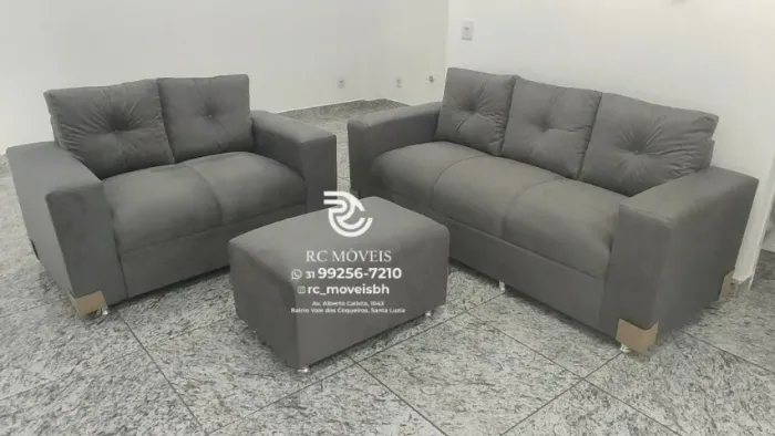 Sofá 2 e 3 lugares com Puff Suede macio D33 Confortável Direto da Fábrica