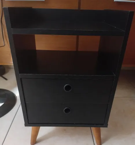 Criado mudo preto