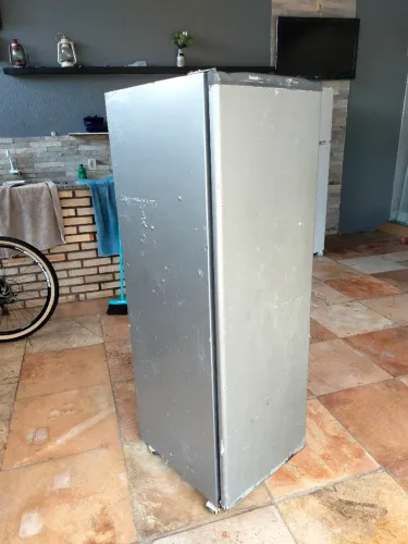 Freezer vertical consul.