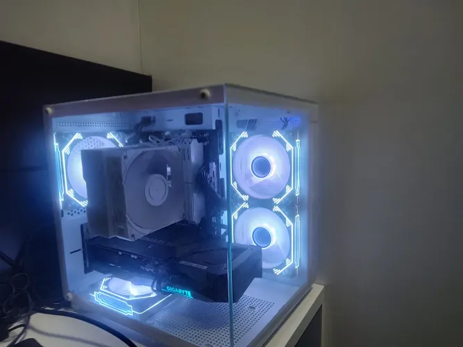 PC Gamer RX 7600 8GB + Ryzen 5 5500 | 16GB RAM | SSD 300GB