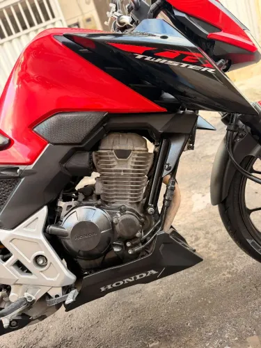 Cb 300F Twister