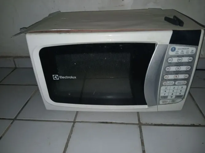 Vendo micro-ondas Brastemp. Apresenta defeito.