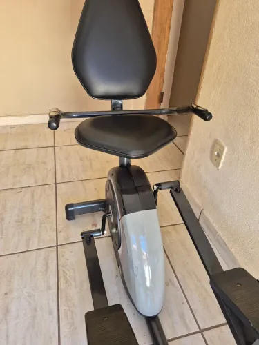 Aparelho elíptico e bicicleta ergométrica 2 em 1