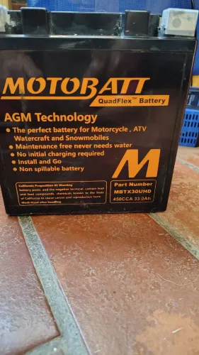 bateria de alta performance da marca Motobatt, modelo QuadFlex MBTX30UHD