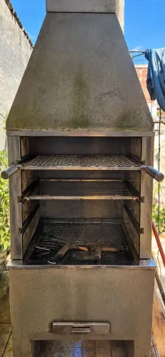 Vendo Churrasqueira pré moldada