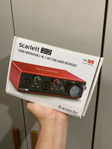 Interface de áudio  Focusrite Scarlett 2i2 3 geração 