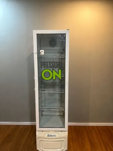 Geladeira para estabelecimento